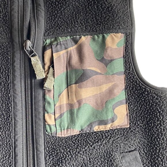 3/$15 Bundle | Boys Camo Vest - Picture 6 of 7